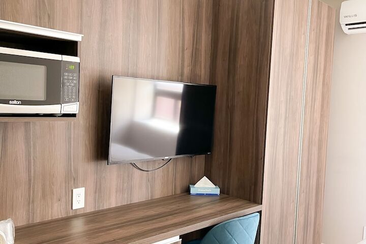Room 16 of 42