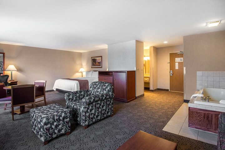 Room 13 of 27