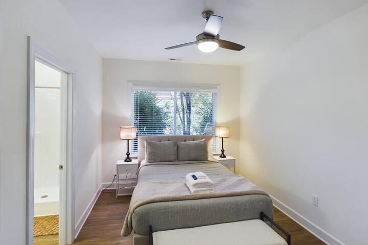 PIckens Place Unit B