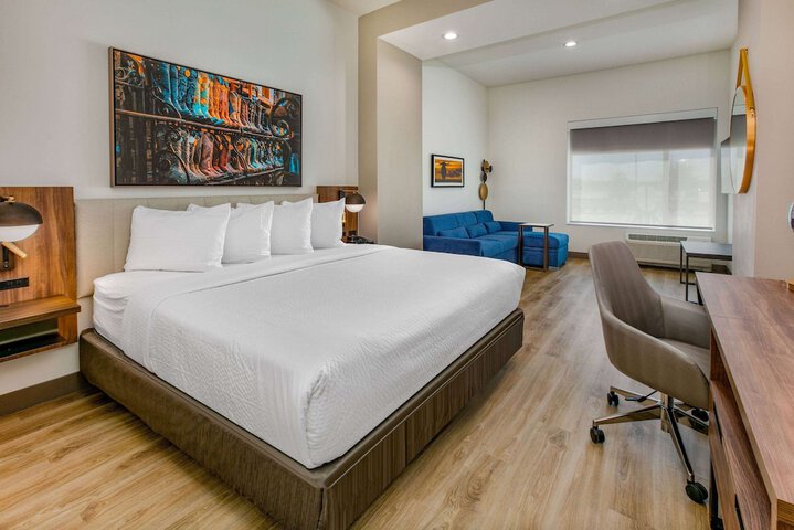 Room 14 of 34