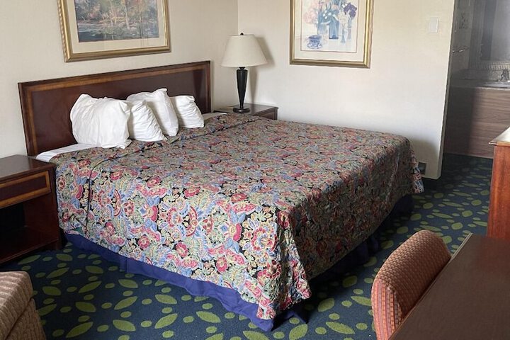 Room 8 of 8
