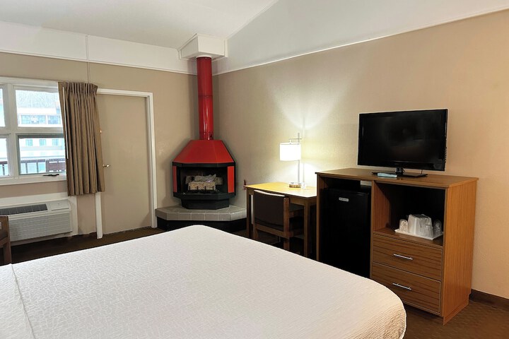 Room 28 of 100