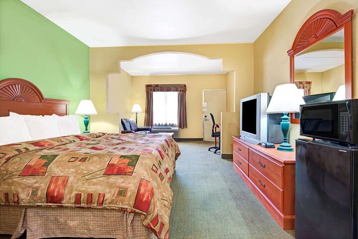 Room 3 of 18