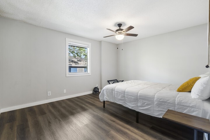Room 21 of 38