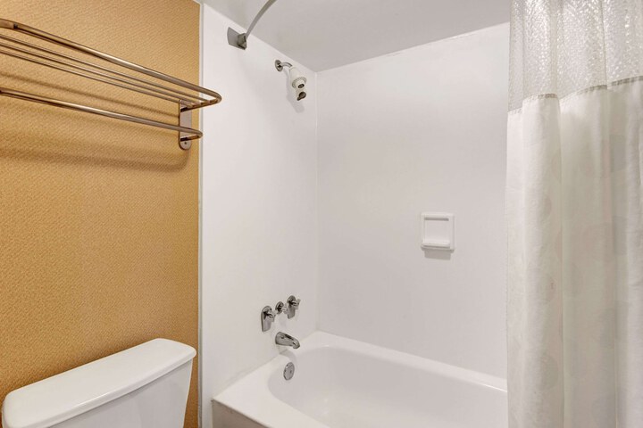 Room 11 of 20