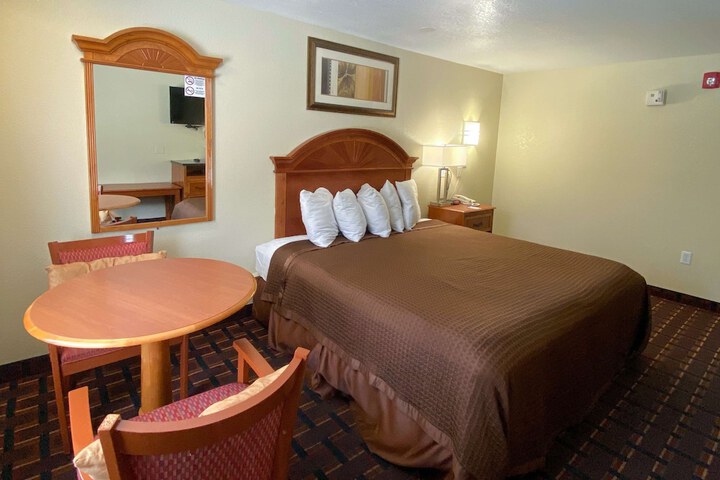 Room 33 of 41