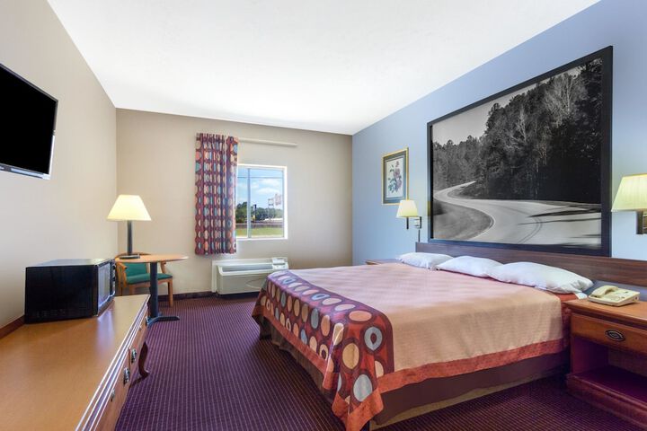 Room 25 of 39