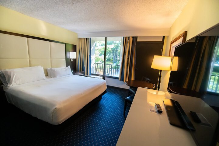 Room 33 of 53