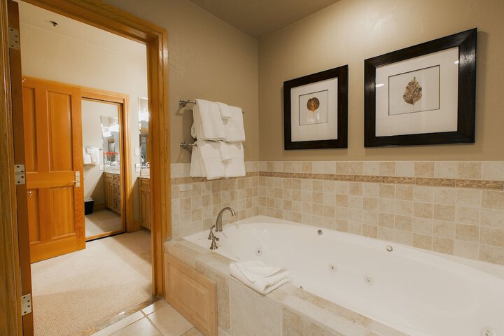Room 325 of 500