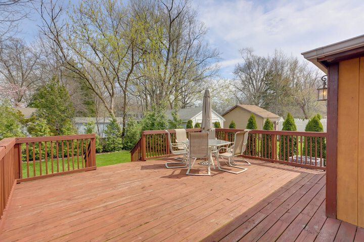 Walk to Lake Erie: Chic Home Private Yard & Deck