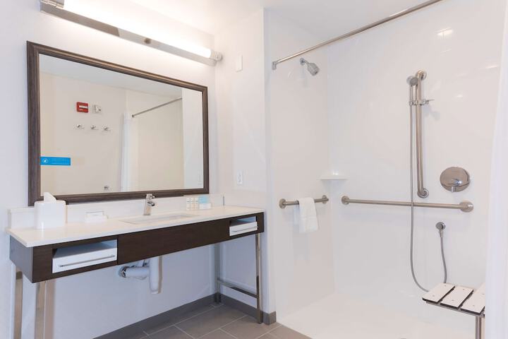 Room 15 of 41