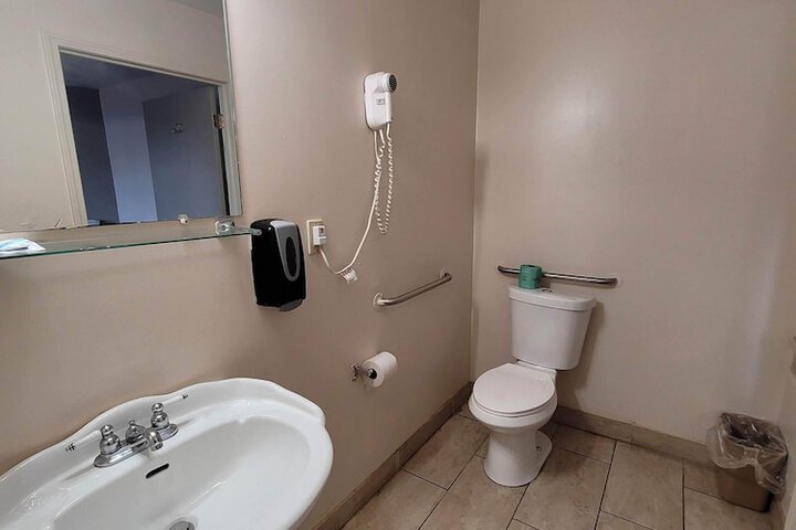 Room 34 of 49