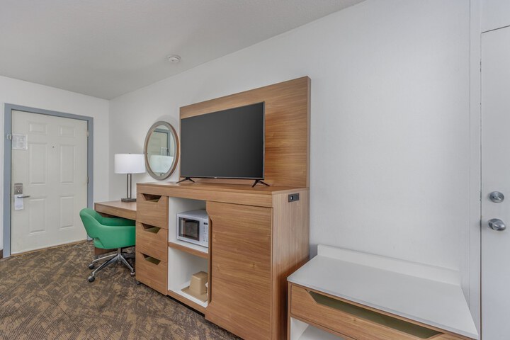 Room 75 of 85