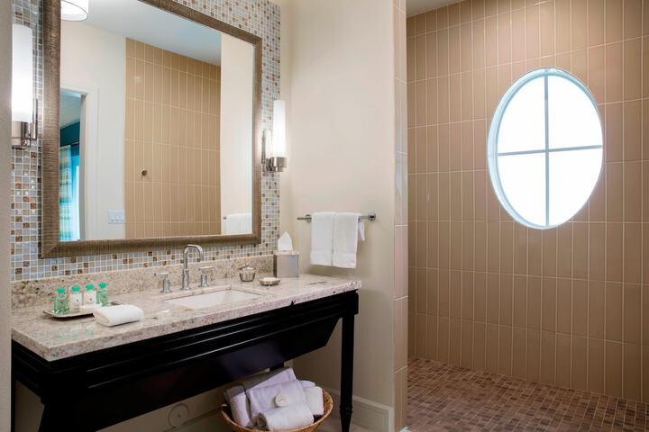 Playa Largo Resort & Spa Autograph Collection