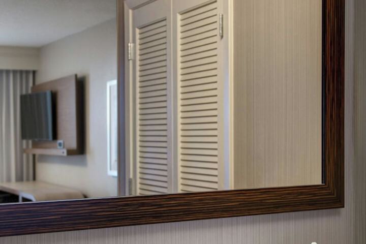 Room 10 of 28