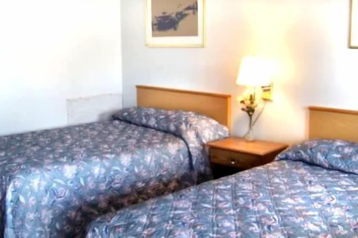 Room 9 of 19