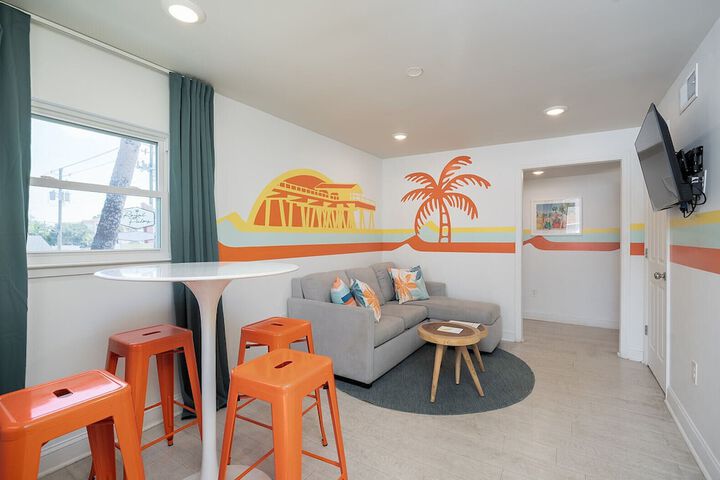 Royal Palms Motel