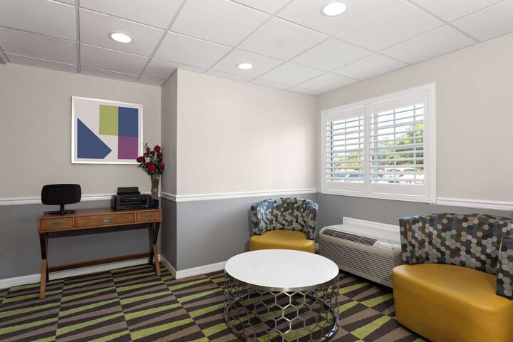 Business Center 46 of 46