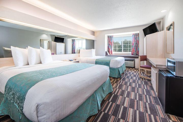 Microtel Inn & Suites by Wyndham Claremore