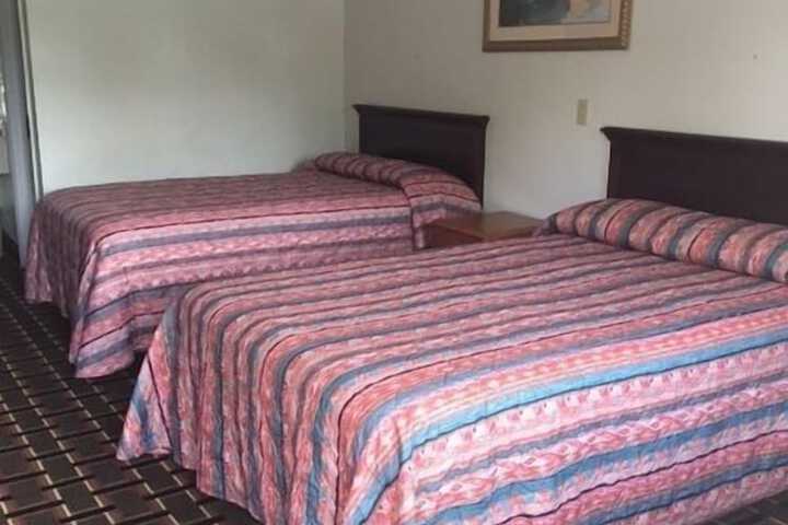 Room 5 of 8