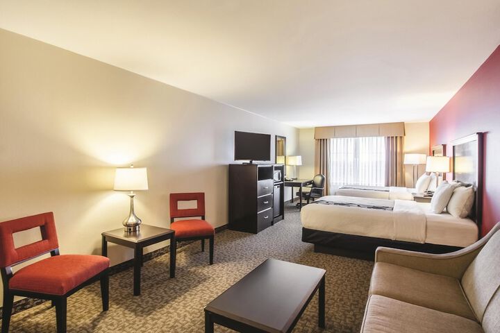 La Quinta Inn & Suites by Wyndham Fargo-Medical Center