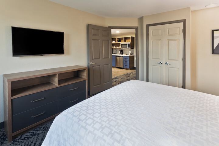 Room 10 of 22