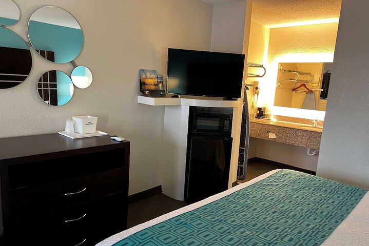 Room 12 of 17