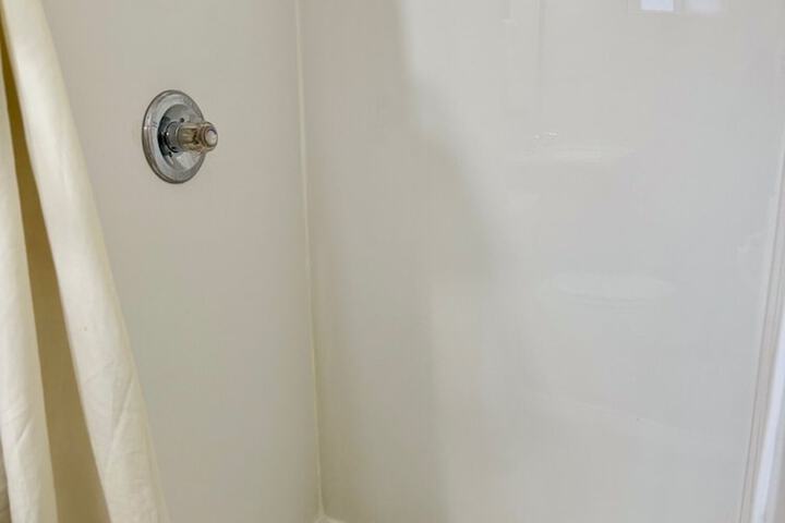 Room 9 of 60