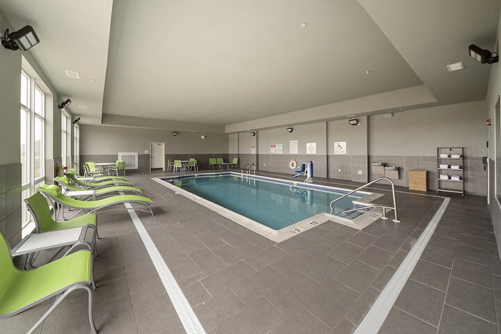 Pool 10 of 61