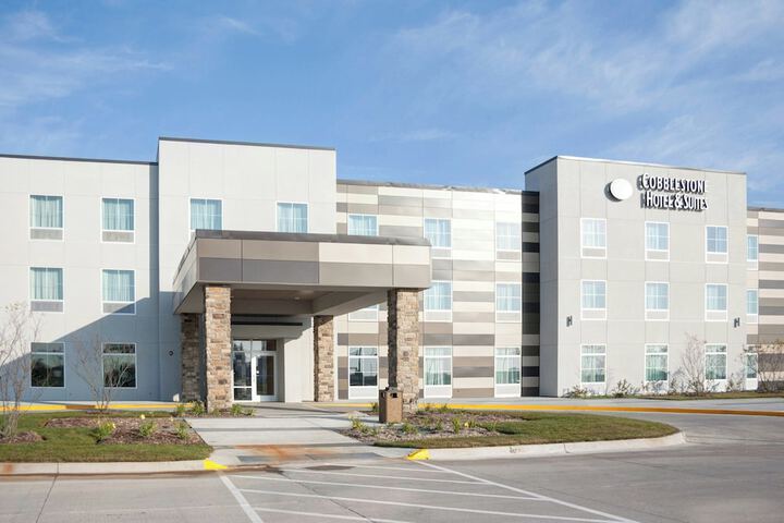 Cobblestone Hotel & Suites - Jefferson
