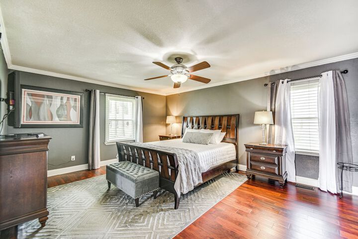Luxe Lakefront Portsmouth Home: Fish Swim & Play!