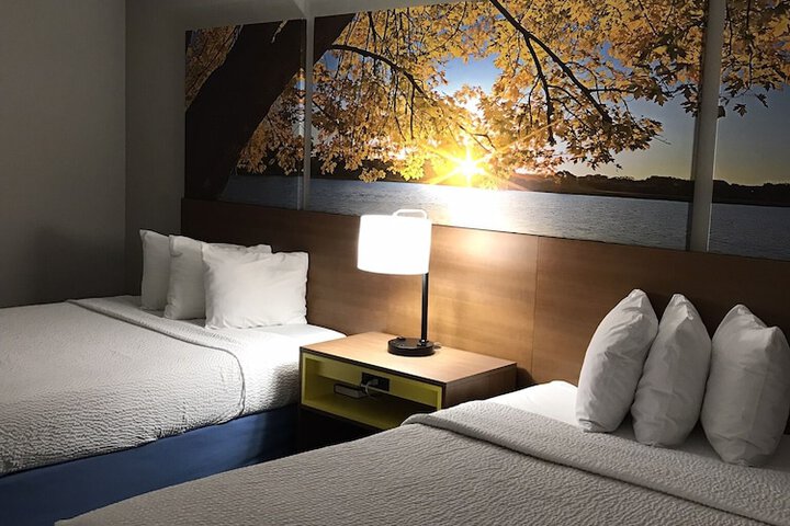 Room 9 of 19