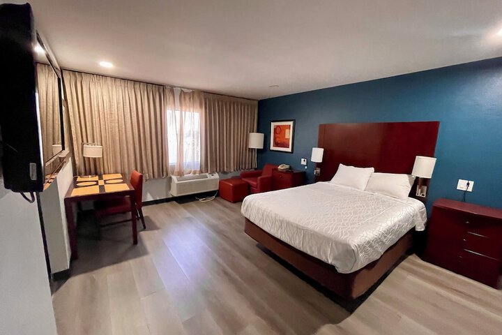 Room 9 of 39
