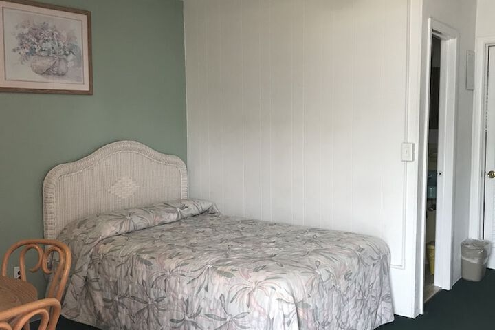 Room 14 of 32