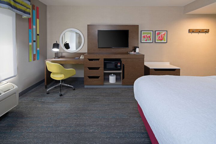 Room 16 of 32