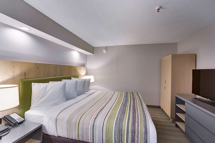 Room 21 of 38