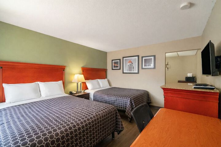 Deluxe Inn Miami OK