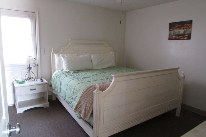 Douglas Inn & Suites