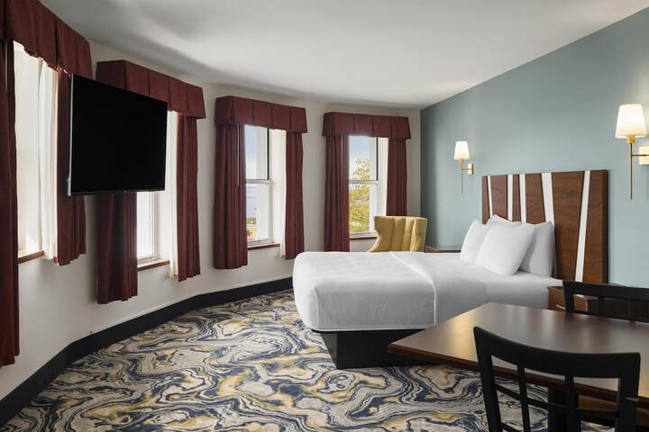 Hotel Chequamegon BW Signature Collection