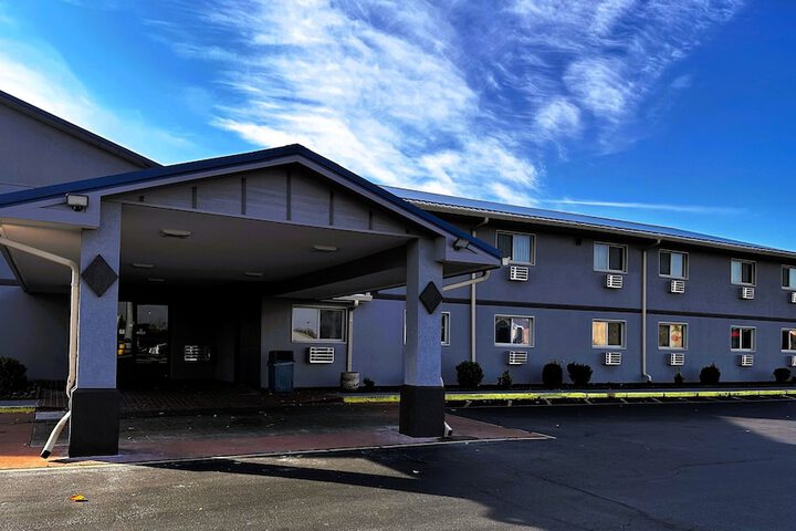 Super 8 by Wyndham Indianapolis / Emerson Ave