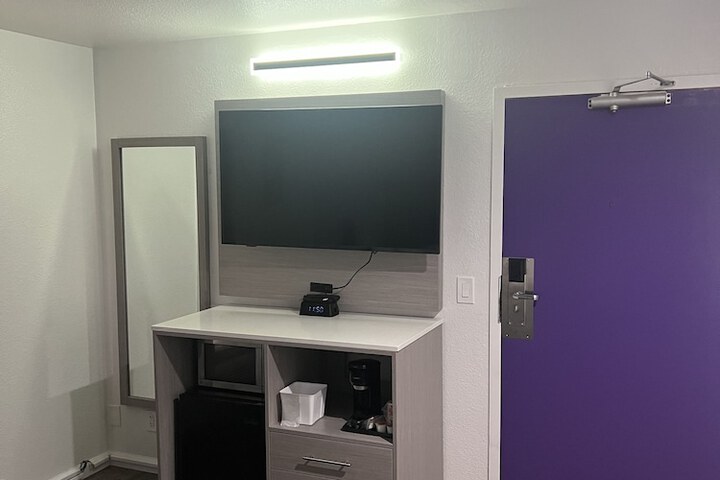 Room 12 of 29