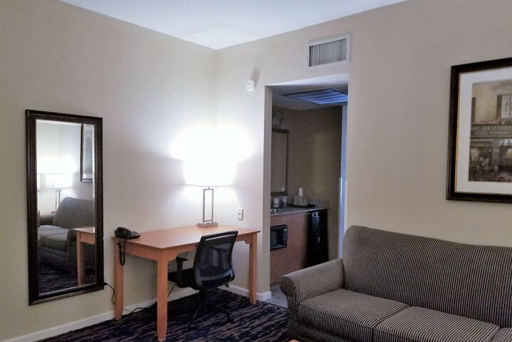 Room 16 of 35
