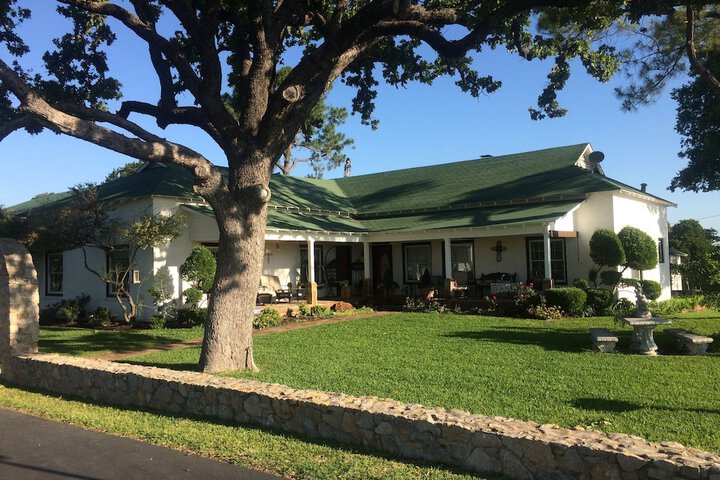 The Old Liberty Schoolhouse B & B