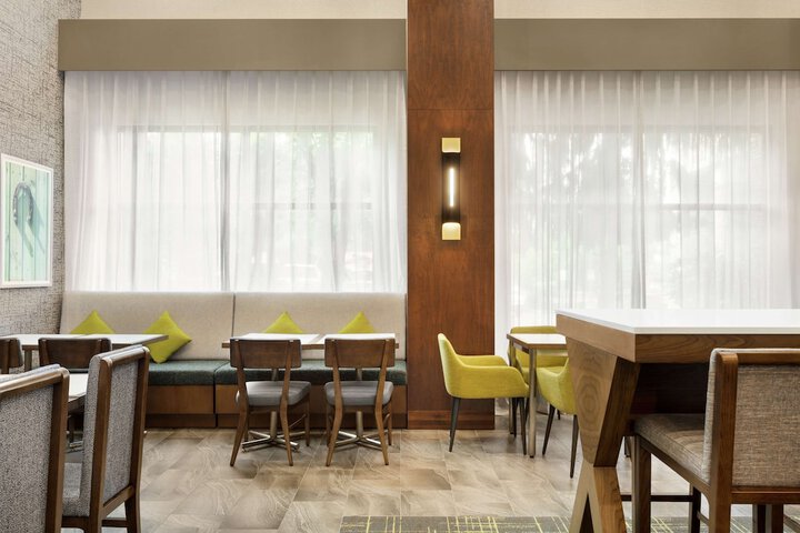 Hampton Inn & Suites Tacoma / Puyallup