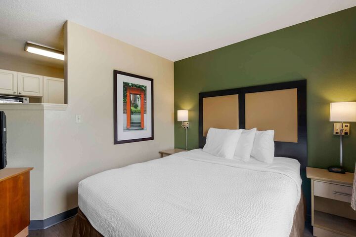 Room 26 of 34