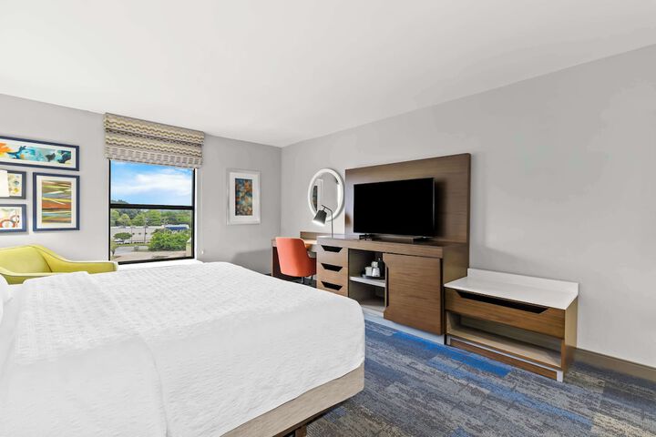 Room 11 of 36