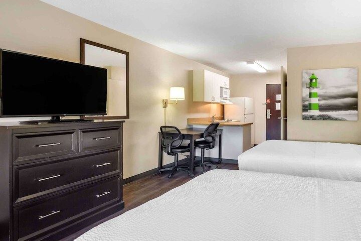 Room 16 of 19