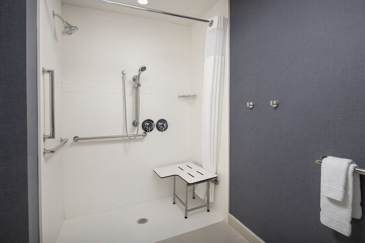 Room 32 of 41