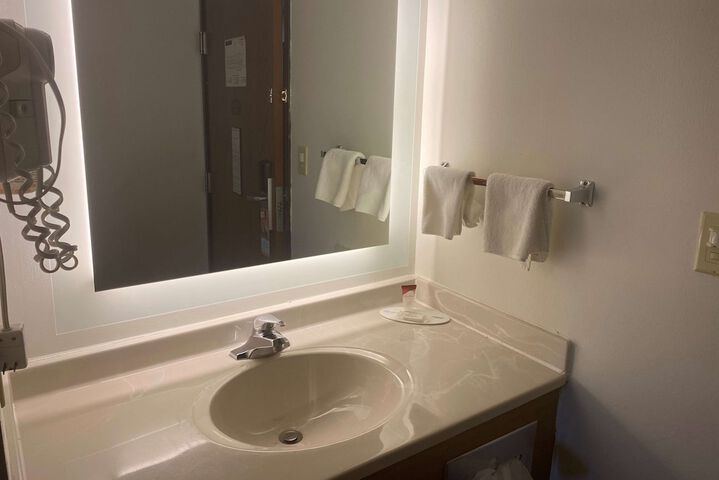 Room 13 of 20
