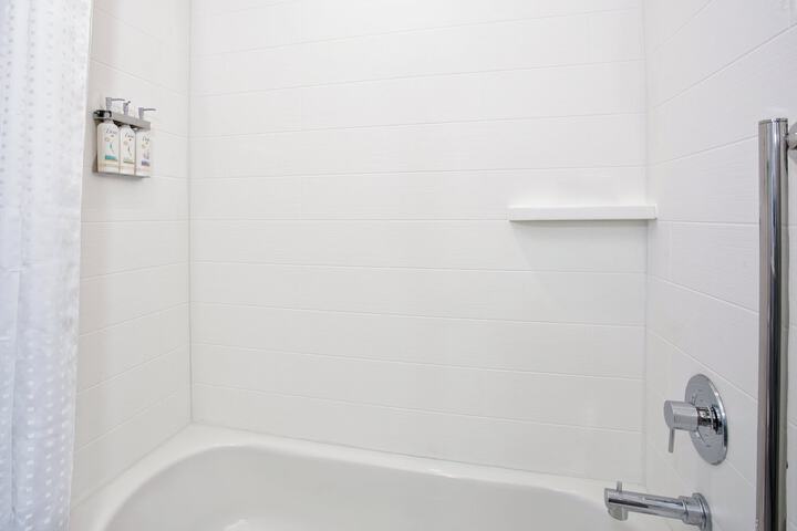Holiday Inn Express & Suites Ormond Beach - North Daytona by IHG